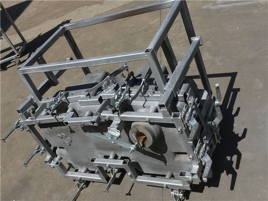 Le bâti de rotation de 8000 tirs usine le réservoir 65l diesel en plastique avec la grande pièce en laiton de fil