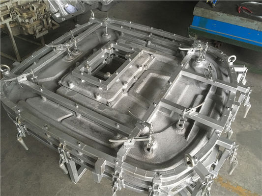 Diverses tailles et formes d'appareil marin de rotomoulage en plastique en aluminium