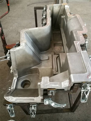 Moule de pièces d'auto de commande numérique par ordinateur usinant le moulage par rotation en plastique pour l'industrie automobile