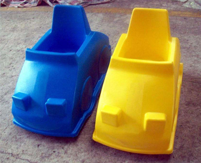 Moule en plastique fait sur commande de voiture du HDPE MDPE de jeu d'enfant de moulage de rotation de LLDPE avec résistant UV coloré par coutume