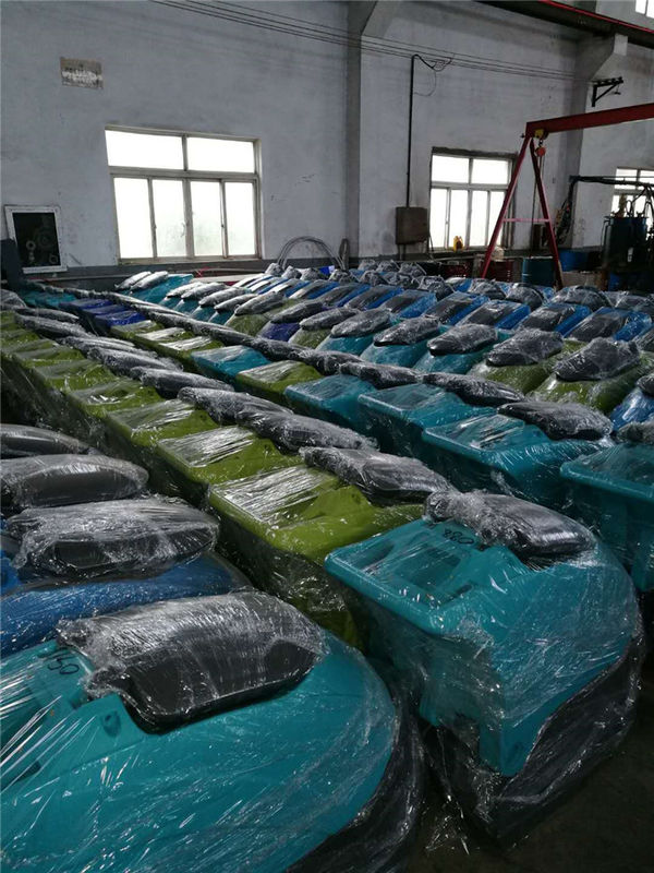 Moulage par rotation fait sur commande d'anti alcali 300000-1000000 coups pour le réservoir d'eau douce de machine propre en plastique